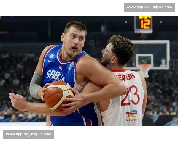 小莫里斯质疑约基奇对手质量：现代中锋竞争环境成就 “另类统治”