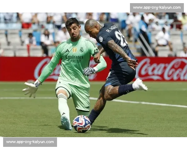 格洛赫远射制胜当选世俱杯最佳 红牛 2-1 帕丘卡