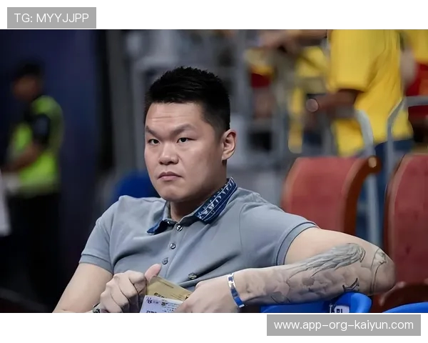 朱芳雨 2010 中巴群殴名场面：组合拳暴打巴西球员，一战封神！